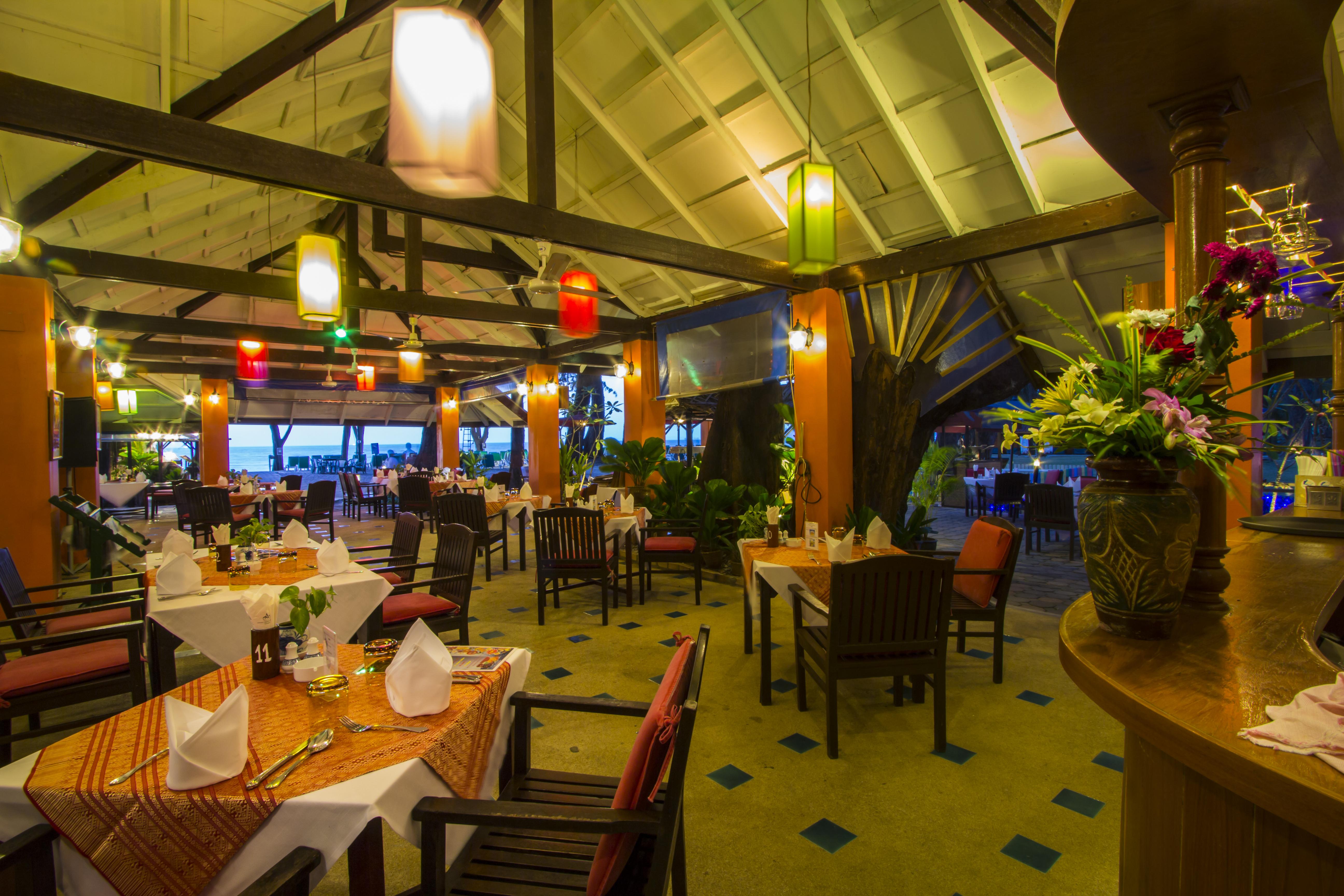 Amora Beach Resort Phuket Pantai Bang Tao Bagian luar foto