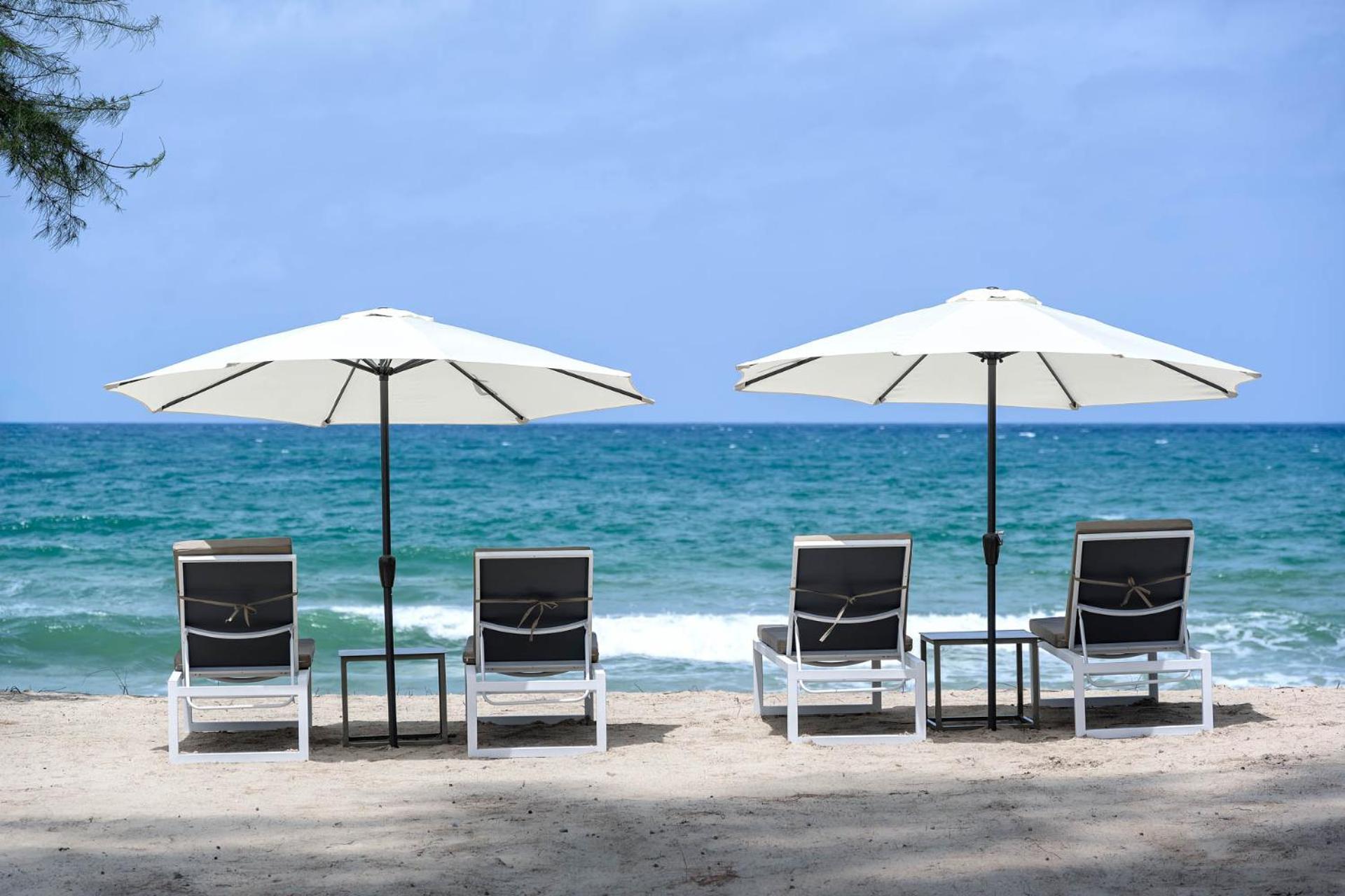 Amora Beach Resort Phuket Pantai Bang Tao Bagian luar foto