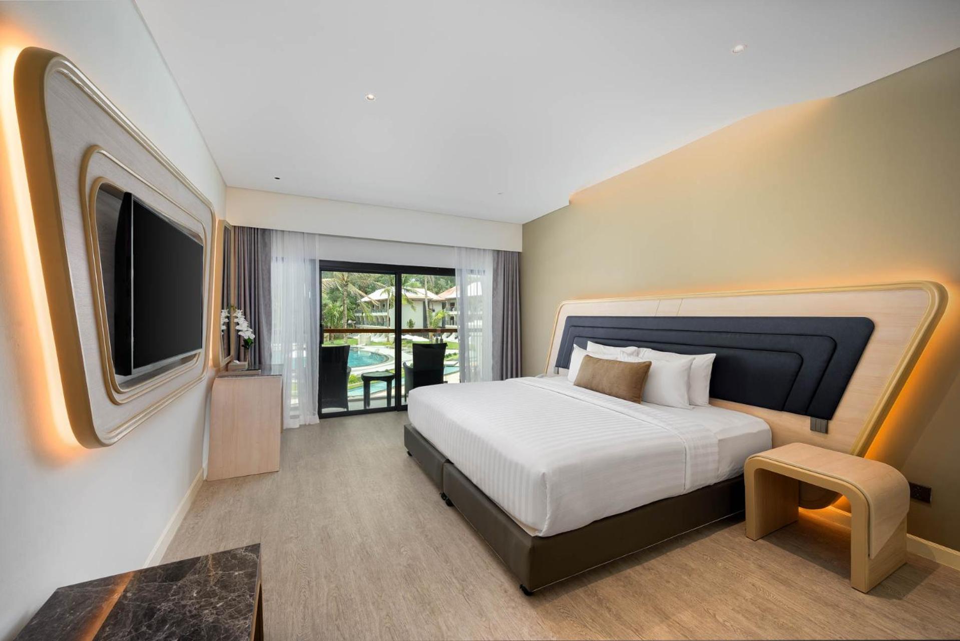 Amora Beach Resort Phuket Pantai Bang Tao Bagian luar foto