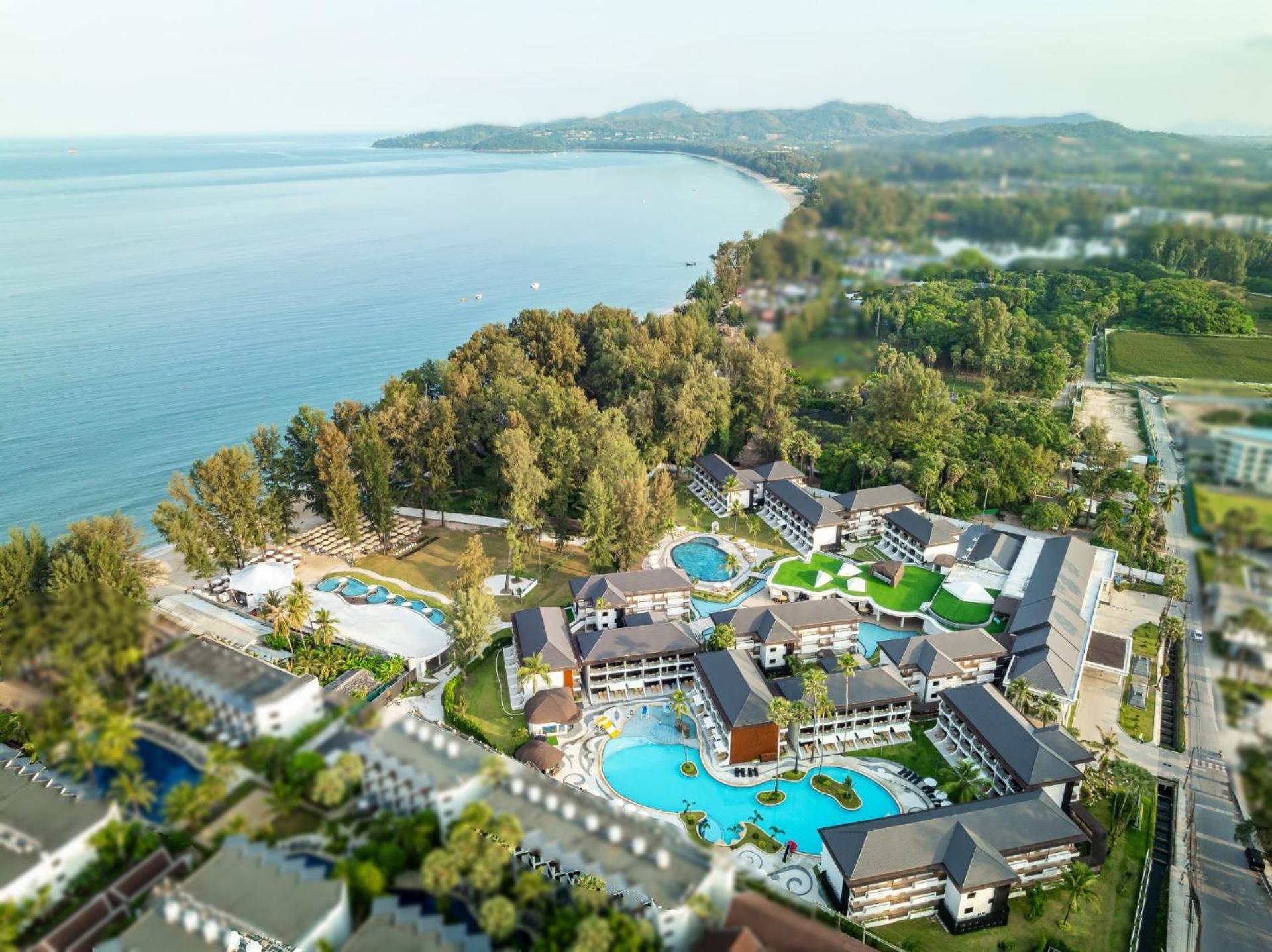 Amora Beach Resort Phuket Pantai Bang Tao Bagian luar foto