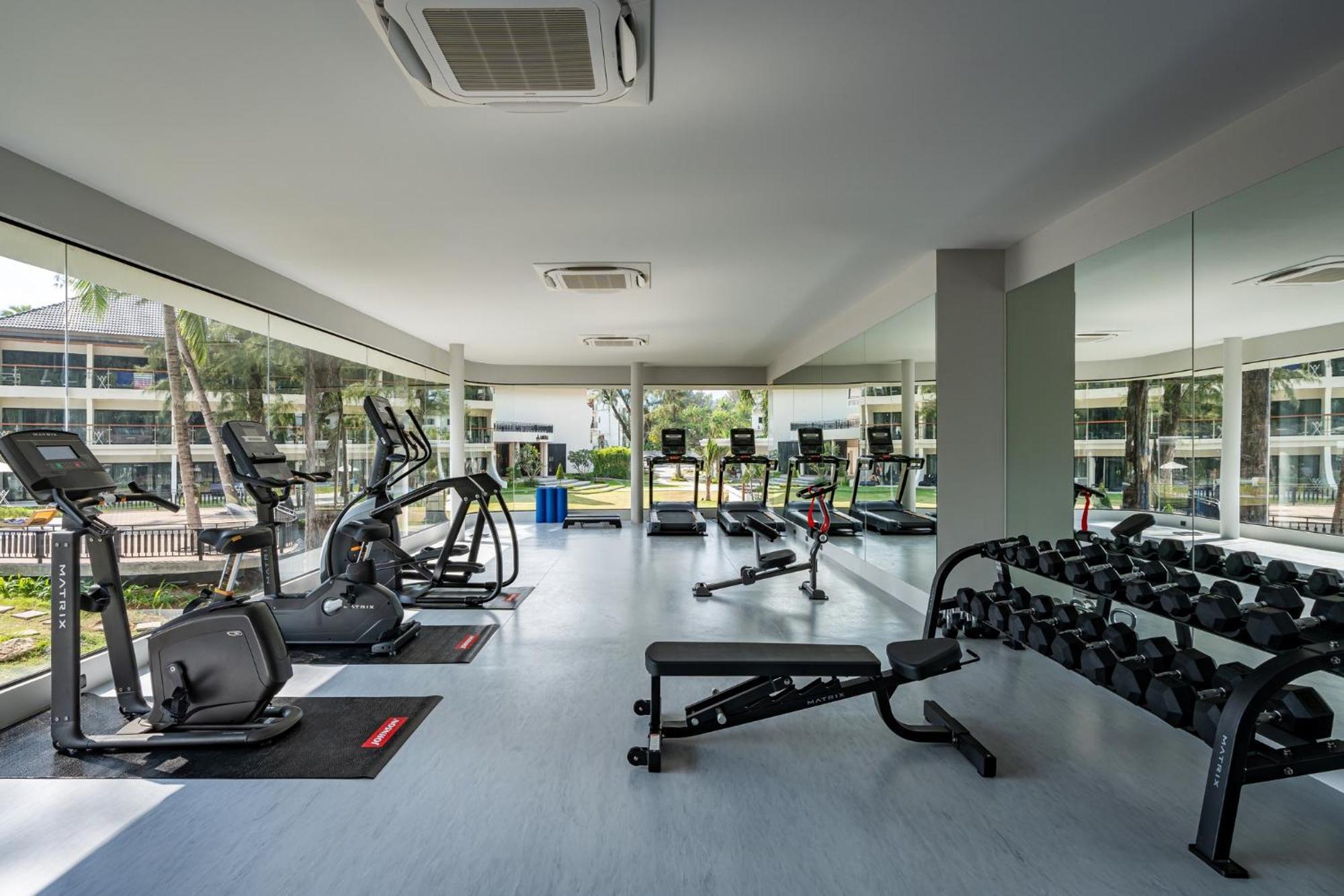 Amora Beach Resort Phuket Pantai Bang Tao Bagian luar foto