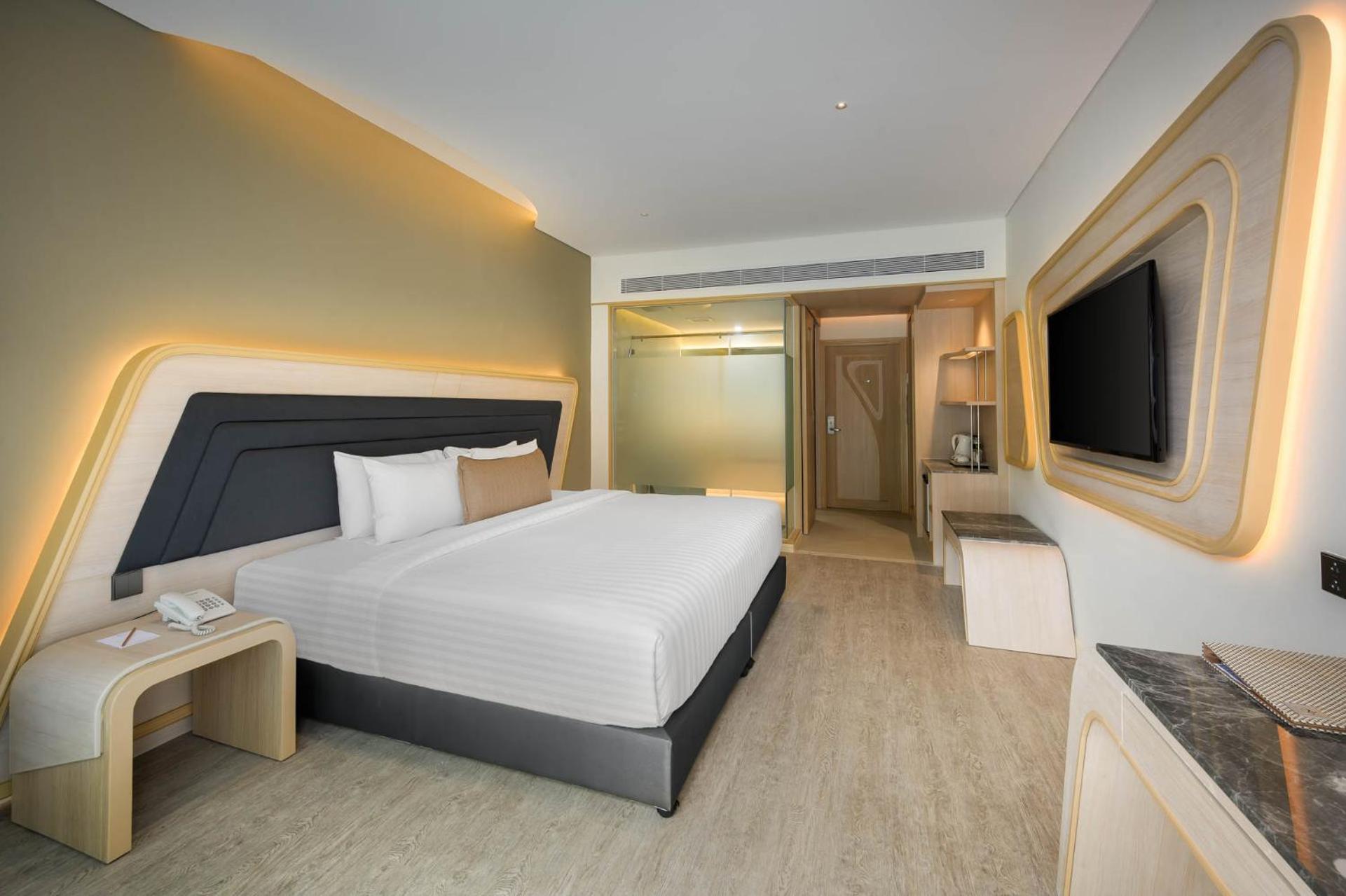 Amora Beach Resort Phuket Pantai Bang Tao Bagian luar foto