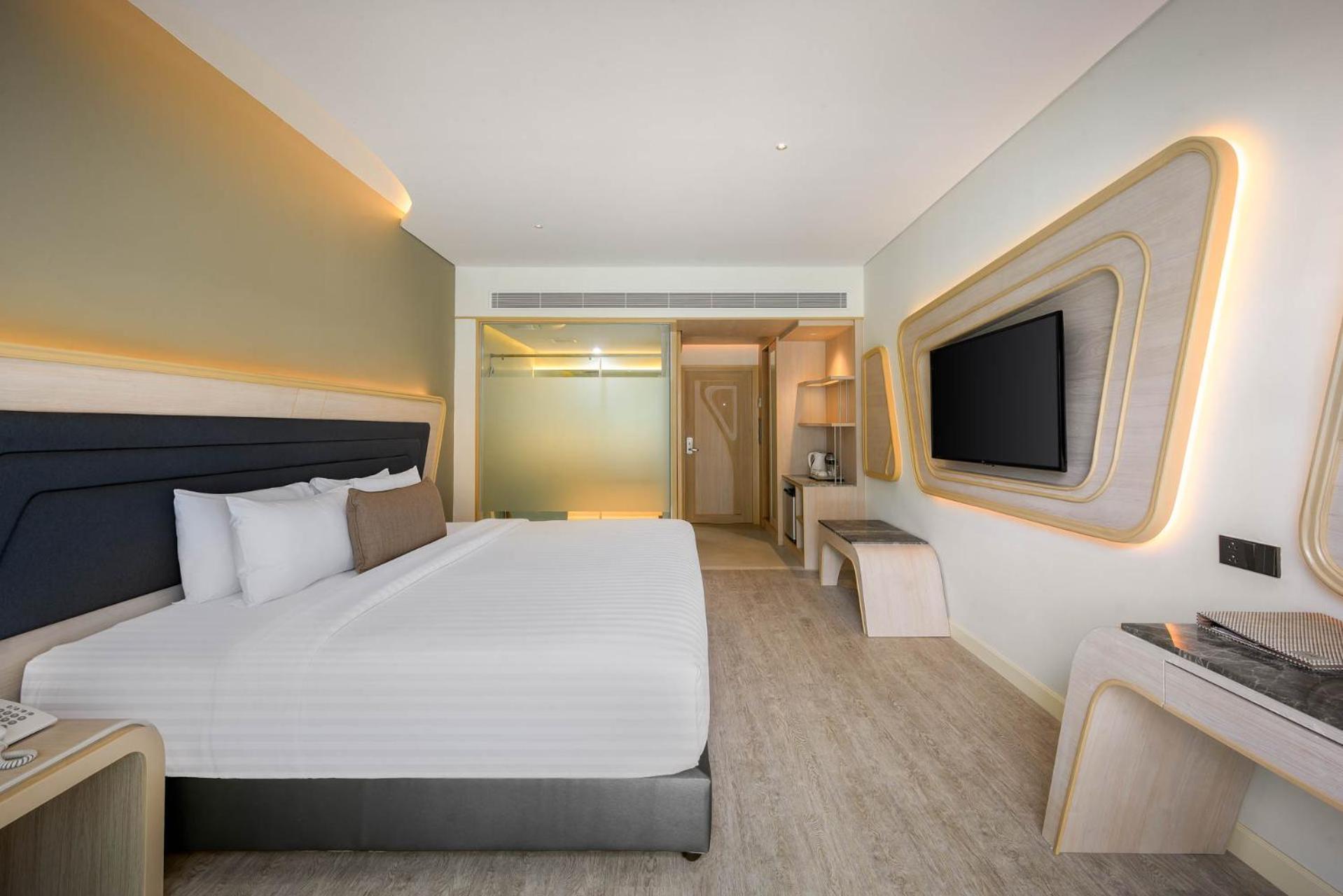 Amora Beach Resort Phuket Pantai Bang Tao Bagian luar foto
