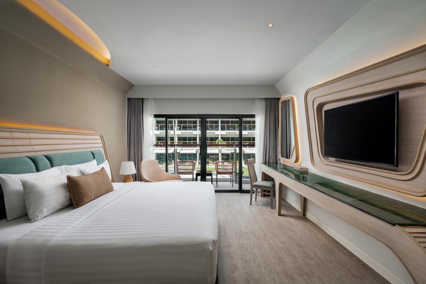 Amora Beach Resort Phuket Pantai Bang Tao Bagian luar foto