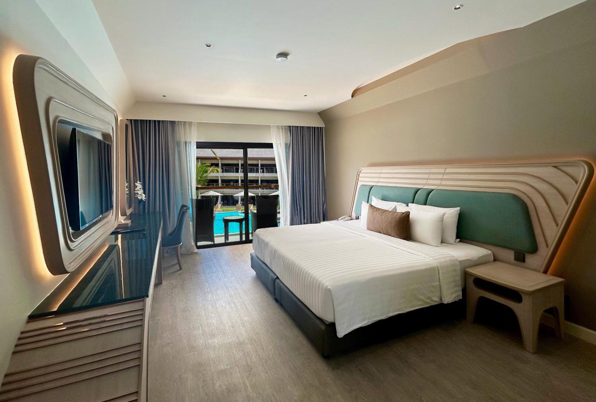 Amora Beach Resort Phuket Pantai Bang Tao Bagian luar foto